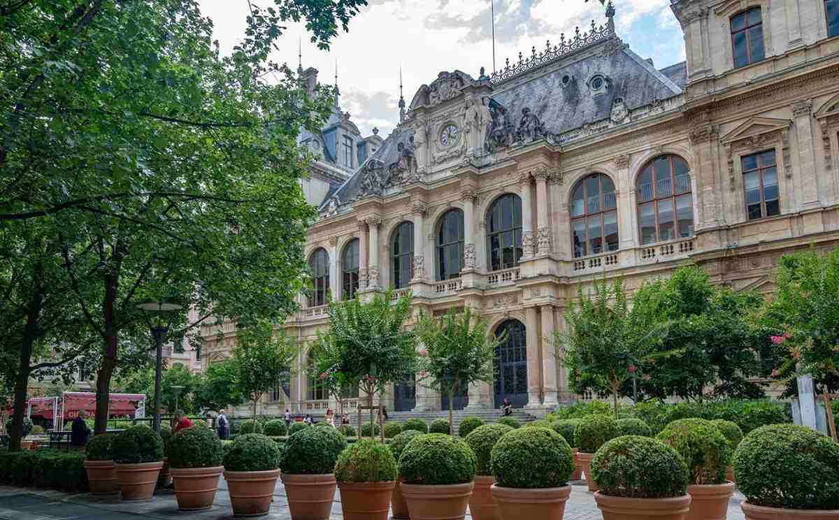 Palais de la Bourse — vue extérieure